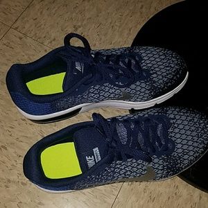 Nike Air Max Sequent 2